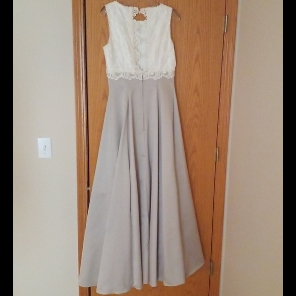 Theory Nettoyage Lace and Satin Gown with Shawl - Picture 5 of 12